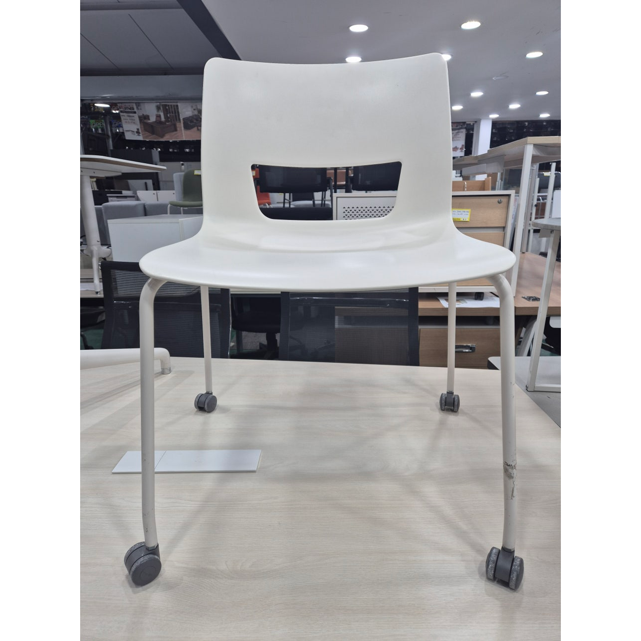 [시디즈] 회의용의자