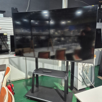 82인치 대형TV + 이동식 거치대
