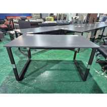 러셀 사무용 책상 1400 / 블랙